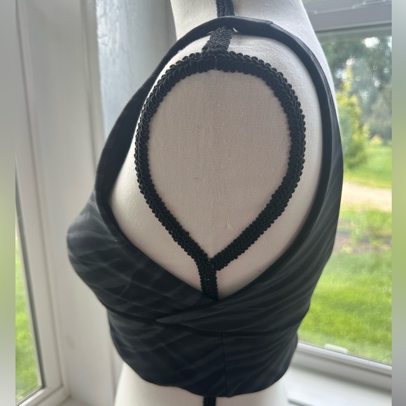 Lululemon Align Reversible Bra size 8 - Picture 7 of 12